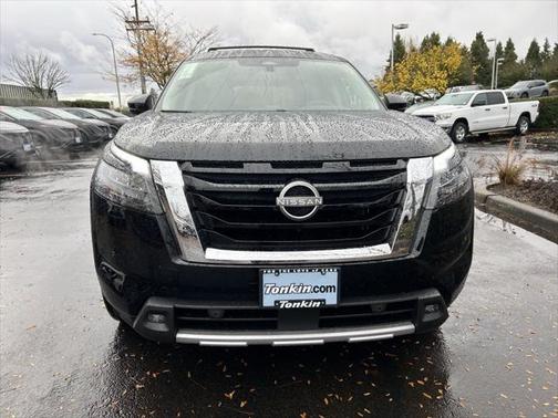 2025 Nissan Pathfinder Platinum 4WD