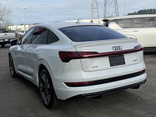 2022 Audi e-tron Sportback S line Premium