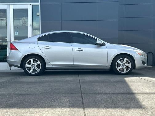 Silver Metallic 2012 Volvo S60 T5