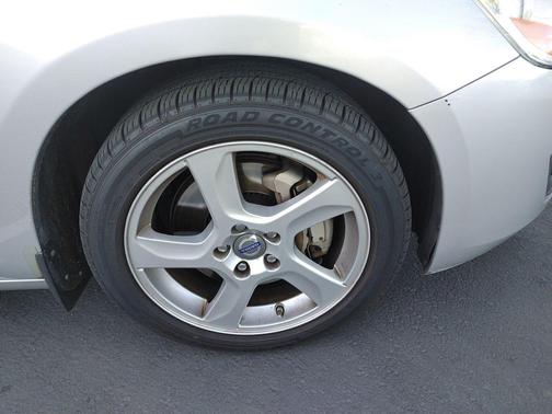 Silver Metallic 2012 Volvo S60 T5