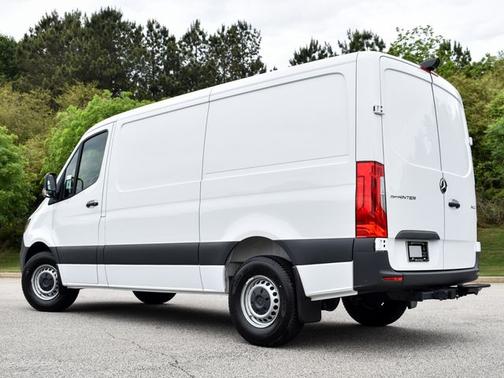Arctic White 2026 Mercedes-Benz Sprinter 2500 Cargo 144 WB