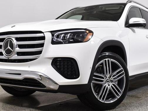 2025 Mercedes-Benz GLS 450 4MATIC