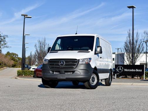 Arctic White 2026 Mercedes-Benz Sprinter 2500 Cargo 144 WB