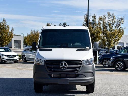 Arctic White 2026 Mercedes-Benz Sprinter 2500 Cargo 144 WB