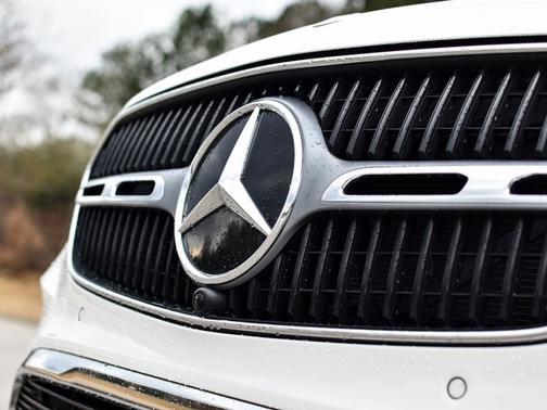 2025 Mercedes-Benz GLC 300 