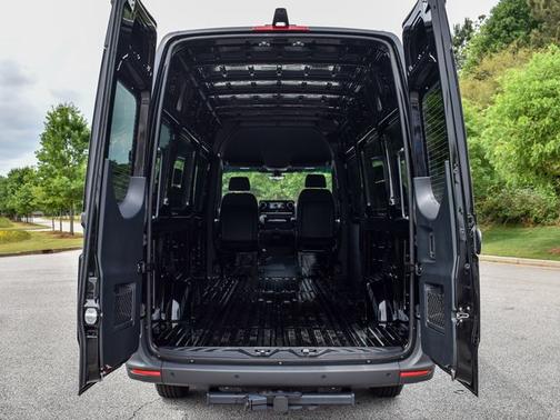 Obsidian Black 2026 Mercedes-Benz Sprinter 2500 Cargo 170 WB