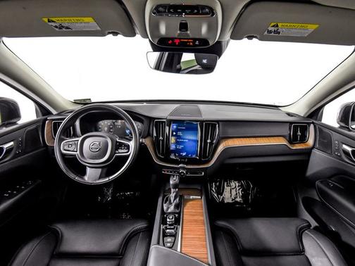 Pine Gray Metallic 2019 Volvo XC60 T5 Inscription