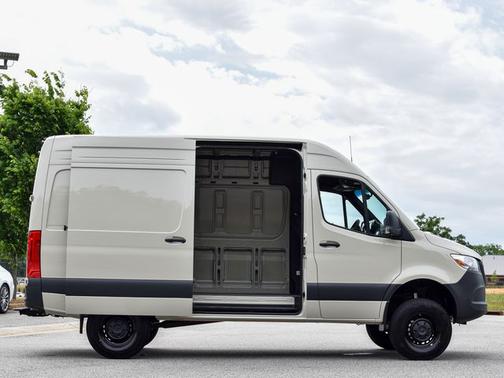 Pebble 2026 Mercedes-Benz Sprinter 2500 Cargo 144 WB