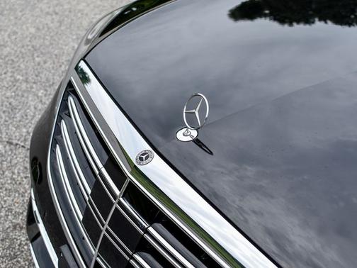 Black 2019 Mercedes-Benz S-Class S 560