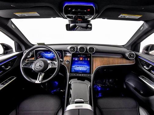 2025 Mercedes-Benz GLC 300 