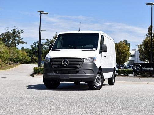 Arctic White 2026 Mercedes-Benz Sprinter 2500 Cargo 144 WB