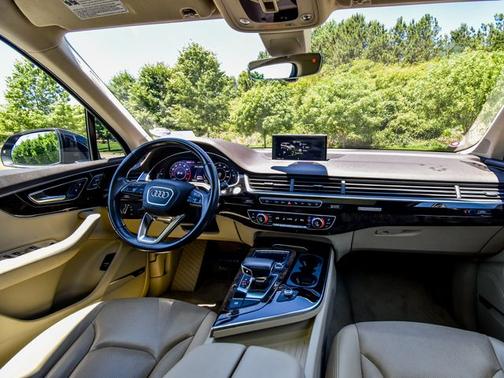 Orca Black Metallic 2019 Audi Q7 55 Premium Plus