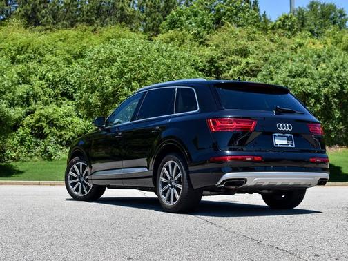 Orca Black Metallic 2019 Audi Q7 55 Premium Plus