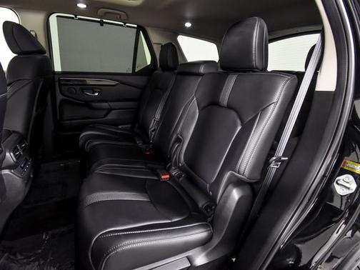 Crystal Black Pearl 2023 Honda Pilot Touring