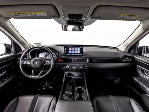 Crystal Black Pearl 2023 Honda Pilot Touring