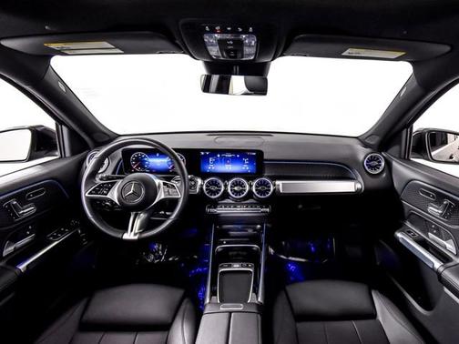 2025 Mercedes-Benz GLB 250 