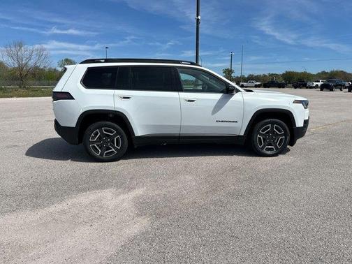 Bright White Clearcoat 2026 Jeep Cherokee LAREDO/LIMITED