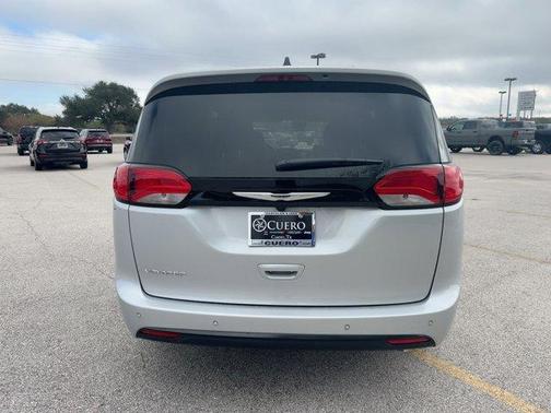 2026 Chrysler Voyager LX