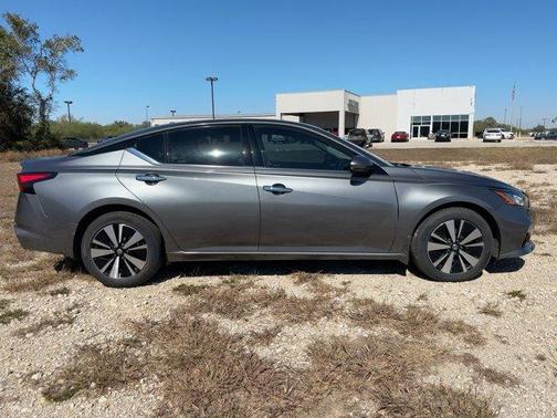 2022 Nissan Altima 2.5 SL