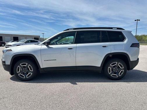 Silver Zynith Clearcoat 2026 Jeep Cherokee LAREDO/LIMITED