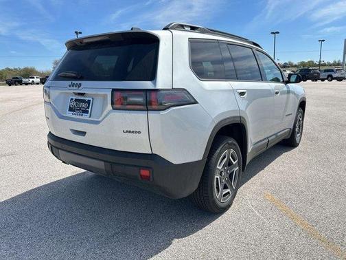 Silver Zynith Clearcoat 2026 Jeep Cherokee LAREDO/LIMITED