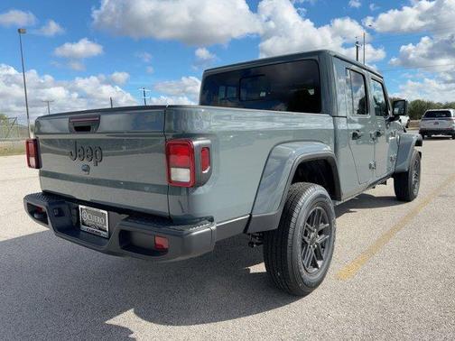 2025 Jeep Gladiator Sport