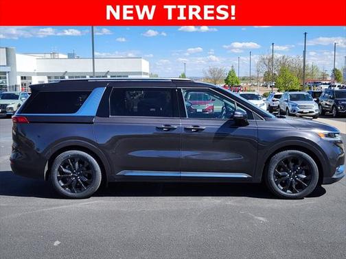 2022 Kia Carnival SX