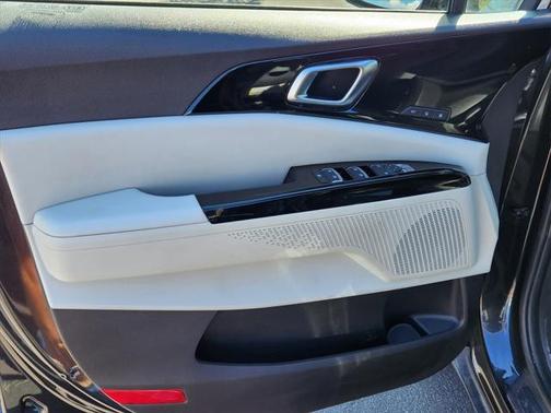 2022 Kia Carnival SX