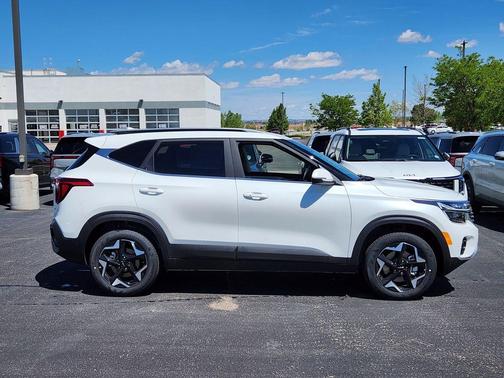 Snow White Pearl 2026 Kia Seltos EX