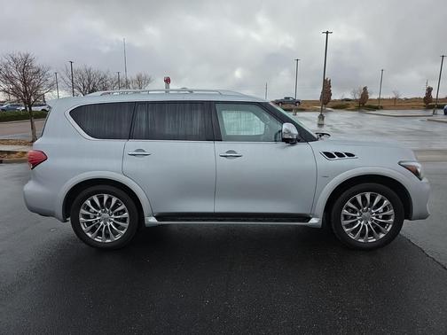 2017 INFINITI QX80 Base