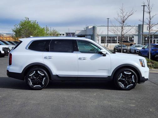 Glacial White Pearl 2023 Kia Telluride S