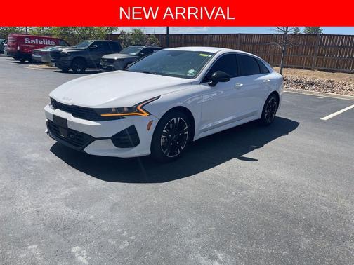 Glacial White Pearl 2024 Kia K5 GT-Line