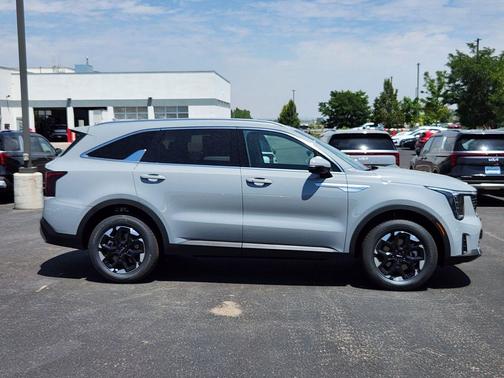 Wolf Gray 2026 Kia Sorento S