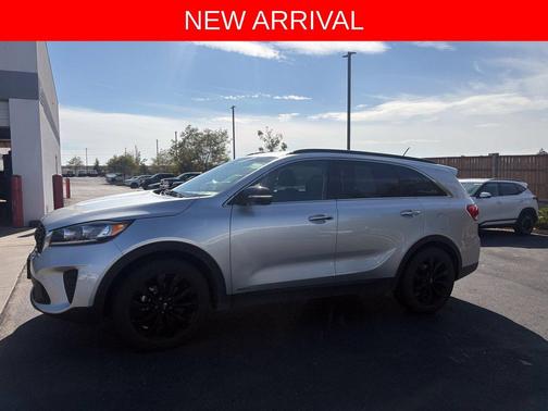 Sparkling Silver 2019 Kia Sorento S