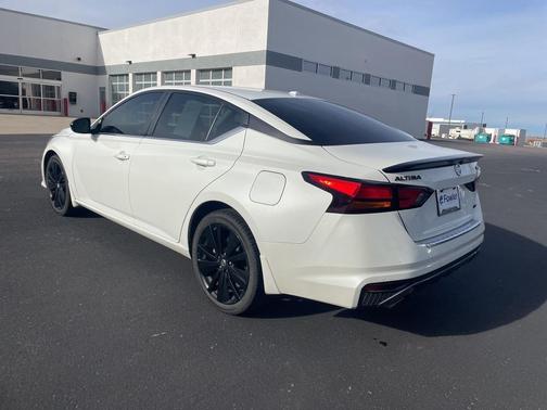 2022 Nissan Altima SR Intelligent AWD
