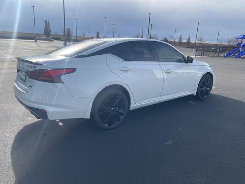 2022 Nissan Altima SR Intelligent AWD