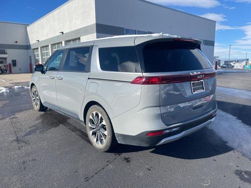 2022 Kia Carnival EX