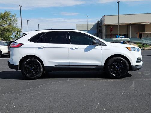 Oxford White 2022 Ford Edge SE