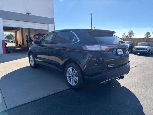 Black 2018 Ford Edge SEL