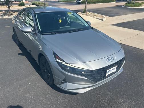 2022 Hyundai ELANTRA SEL
