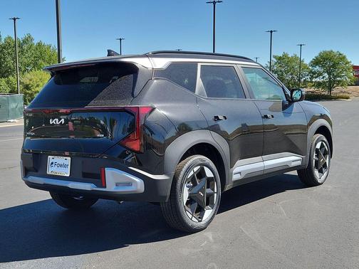 Aurora Black Pearl 2027 Kia Seltos EX