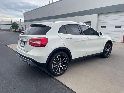 Arctic White 2015 Mercedes-Benz GLA-Class 4MATIC