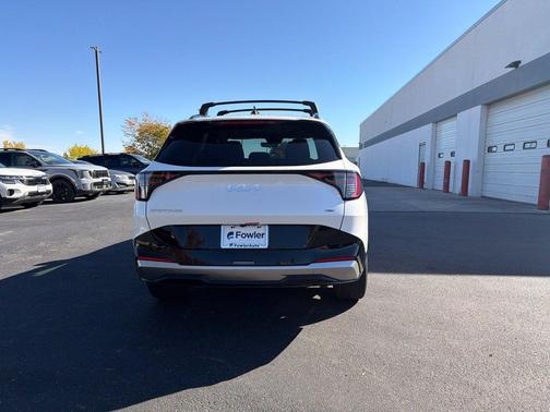 Snow White Pearl 2026 Kia Sportage Hybrid SX-Prestige