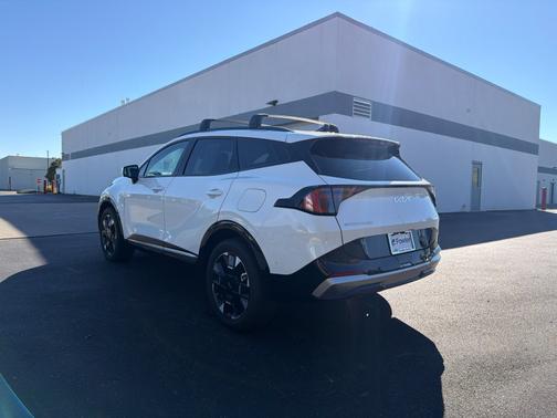 Snow White Pearl 2026 Kia Sportage Hybrid SX-Prestige