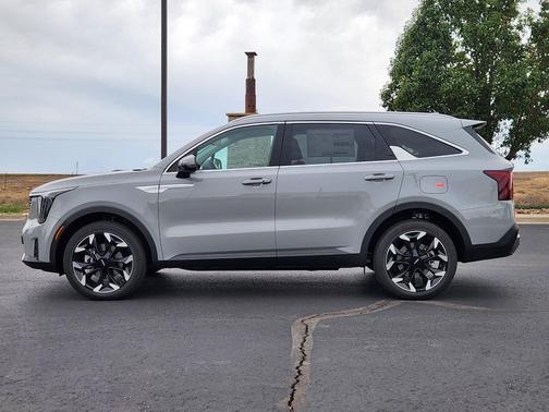 Wolf Gray 2026 Kia Sorento EX