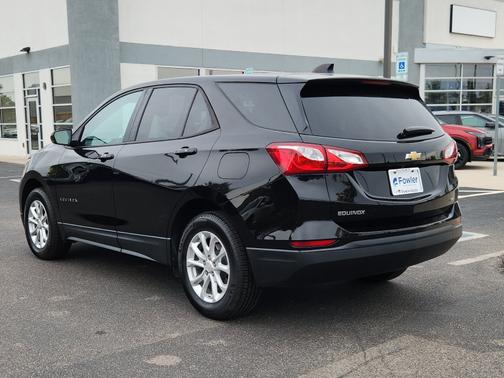 Mosaic Black Metallic 2019 Chevrolet Equinox LS