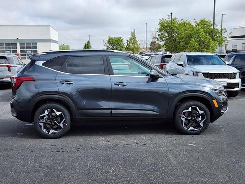 Gravity Gray 2026 Kia Seltos EX