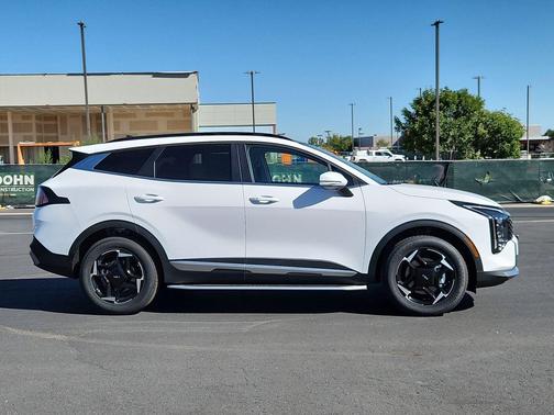 Glacial White Pearl 2026 Kia Sportage EX
