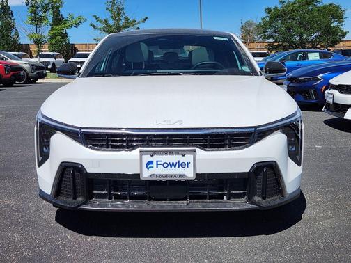 Snow White Pearl 2026 Kia K4 GT-Line