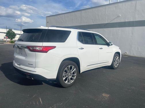 Summit White 2019 Chevrolet Traverse Premier